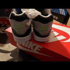 NIKE AIR MAX 1
